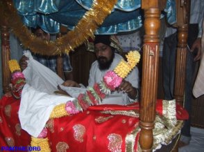 Dera Daata Darbar, Delhi - Sukhasan Seva of Guru Granth Sahib Saroops for removal from site