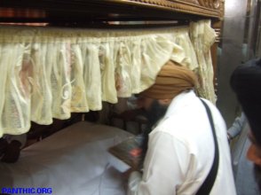 Singhs bringing Guru Granth Sahib Saroops from Mandar