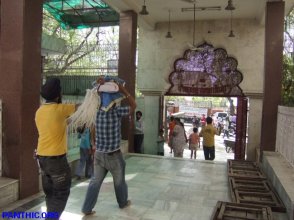 Dera Daata Darbar, Delhi - Sevadars removing Guru Granth Sahib Saroops