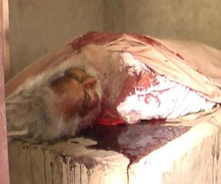 Blood saoked body of Mahant Suraj Mani lying at his dera